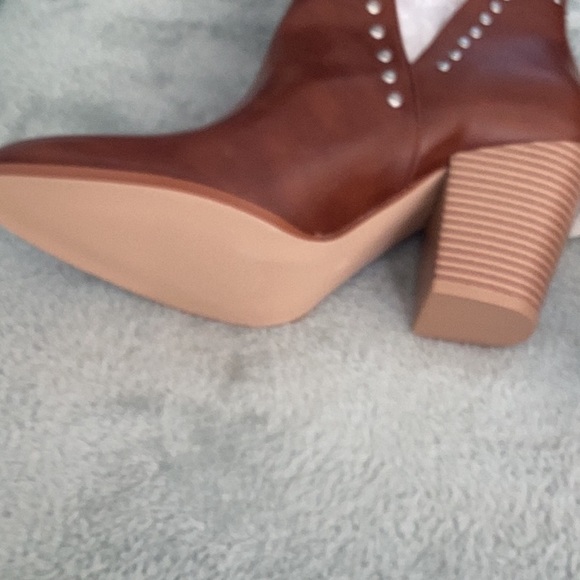 NWT Boots brown size 10 with silver trim  and 3.5 inch heels - Picture 5 of 11